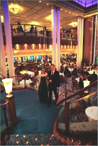 Queen Mary: Speisesaal, Treppenaufgang